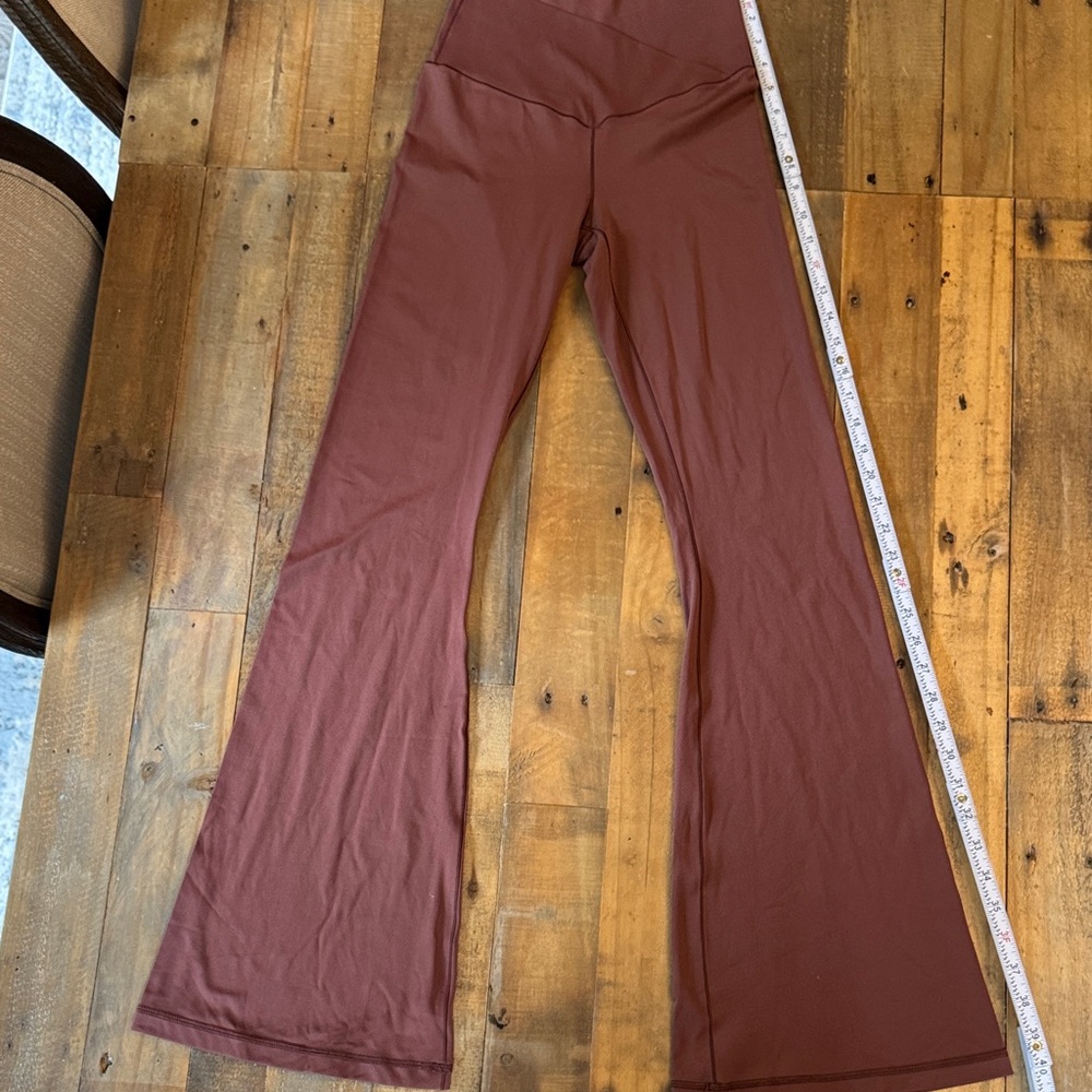 Offline by Aerie medium women’s Brown Flared Leggings